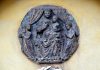 La Madonna della Mela, bassorilievo sul Ponte de San Polo, nel Sestiere di San Polo