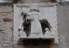 San Domenico, altorilievo su una casa in Salizada del Pistor, nel Sestiere di Cannaregio
