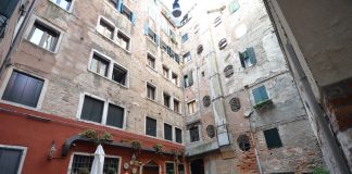 Corte de l’Orso a San Bartolomeo, nel Sestiere di San Marco