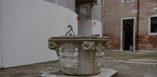 Pozzo nella corte della Scuola della Carità, nel Sestiere di Dorsoduro