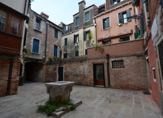 Corte dei Preti a Sant’Aponal, nel Sestiere di San Polo