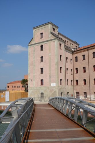 DSC 2090