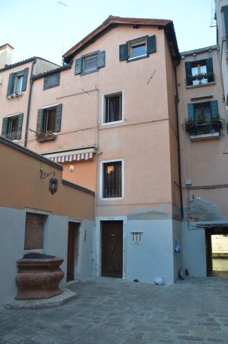 DSC 2200
